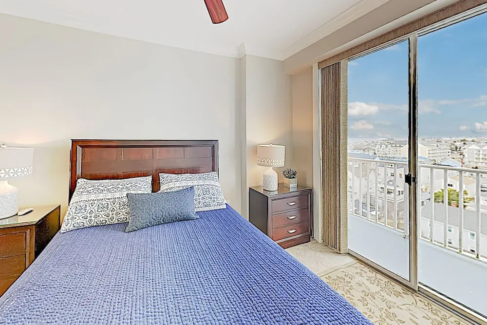 Beachfront Stunner On Boardwalk W/ Balcony & Pool 3 Bedroom Condo