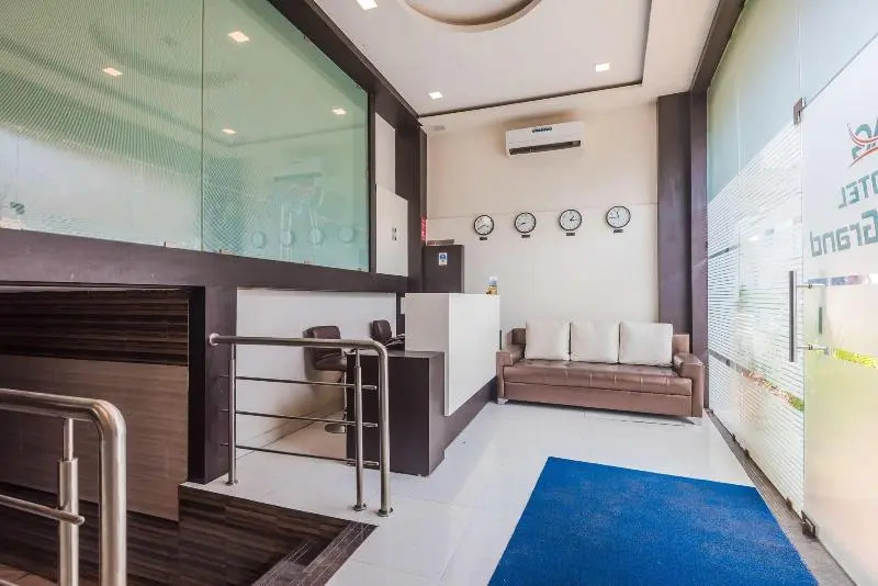 OYO 4083 Hotel Alfa Grand