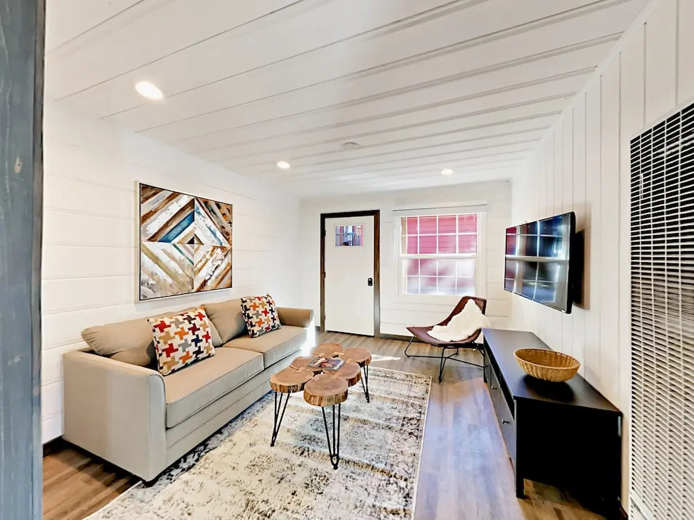 4093 Manzanita Ave Cabin Unit 5