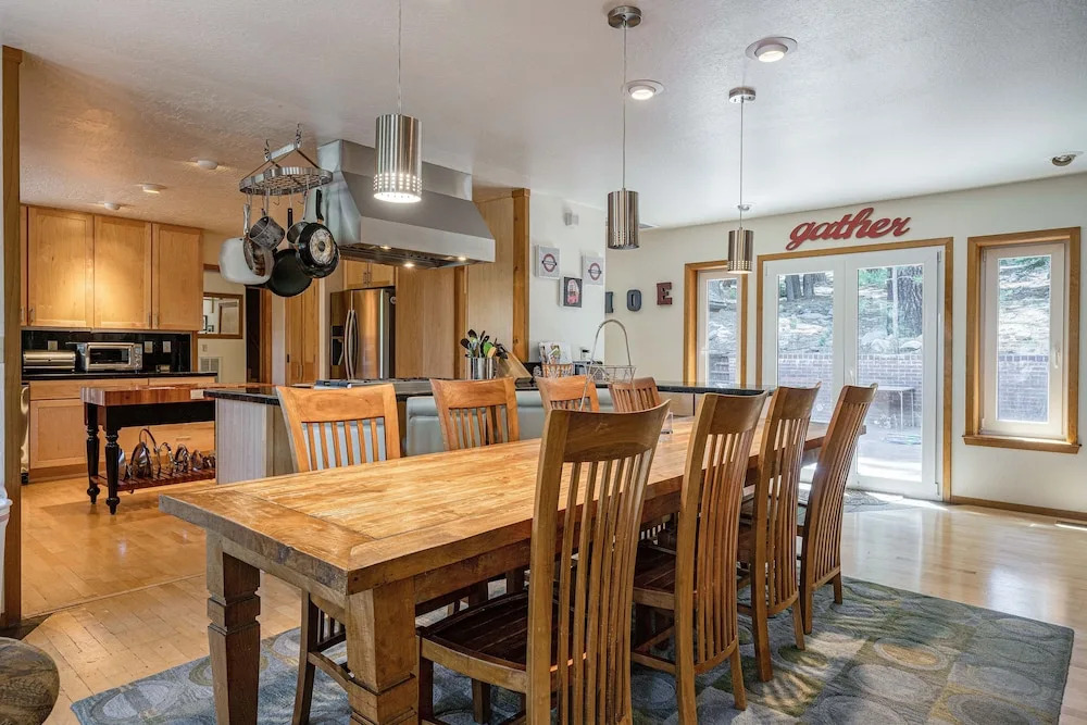 11640 St Bernard Dr - 6 Br Home