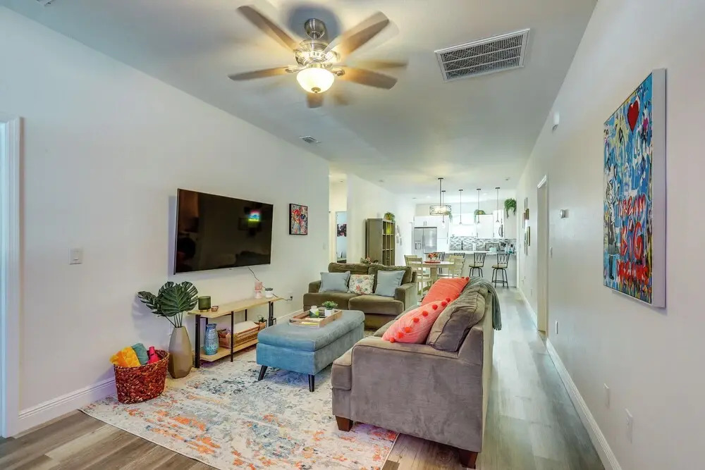 Charming Tampa Home < 3 Mi to Busch Gardens!