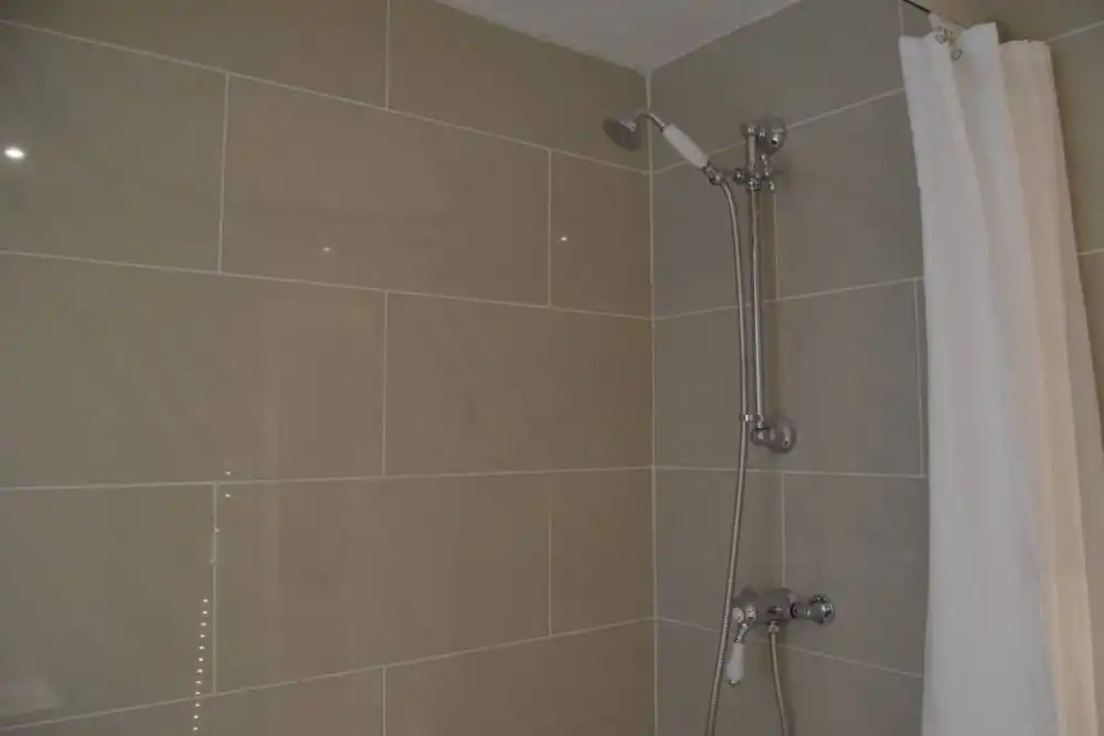 3 Bedroom Bayswater Flat