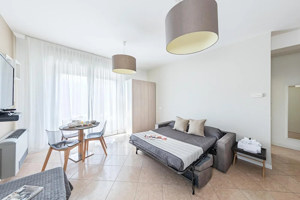 Residenza Miralago - 10 Lavinia - Locazione BK