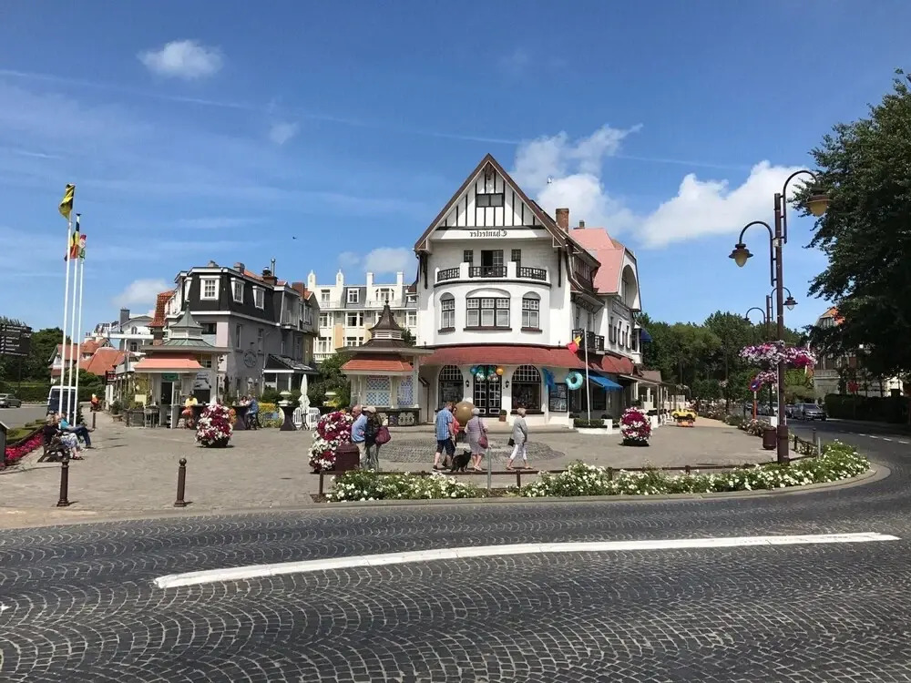 Golf Apartment With Balcony Near the sea
