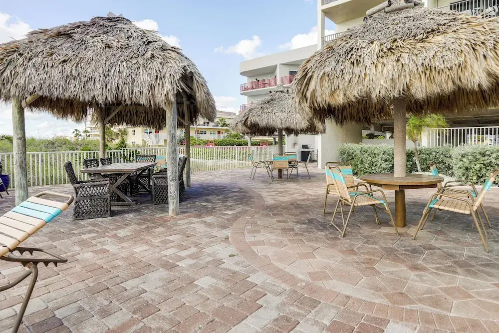 Sandy Shores Condo Across From Johns Pass!
