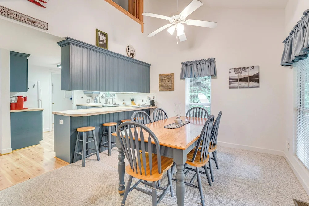 Secluded Cabin w/ Porch - 7 Miles to Lake Chatuge!
