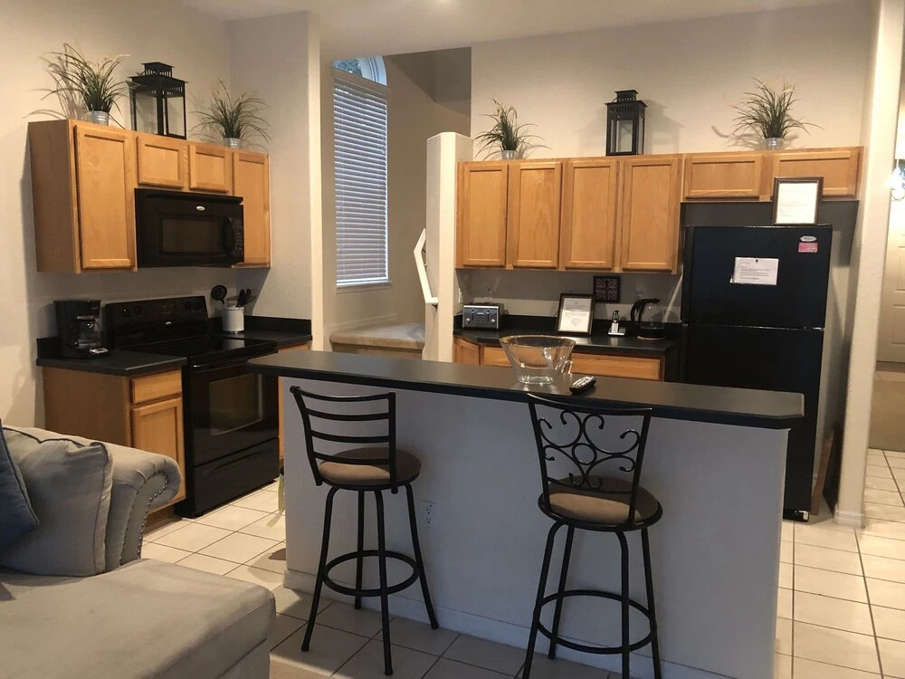 Gorgeous 5 Bed Home with Private Pool and Gamesroom in Disney Area