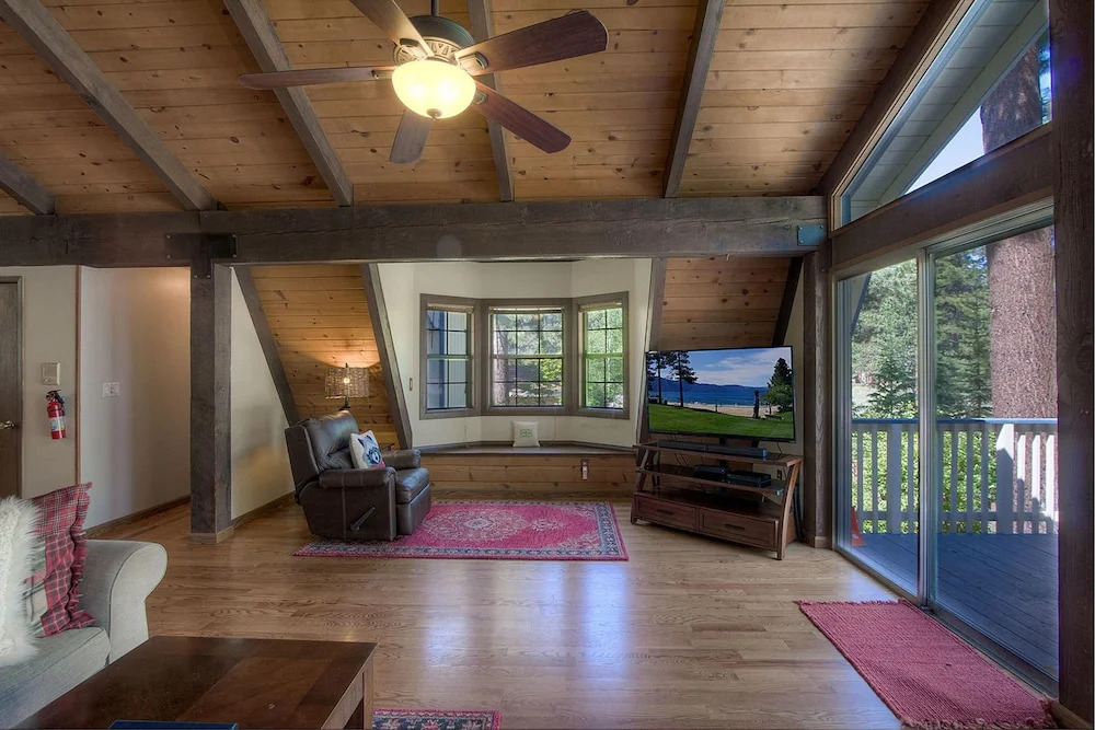 Ponderosa Palace by Lake Tahoe Accommodations