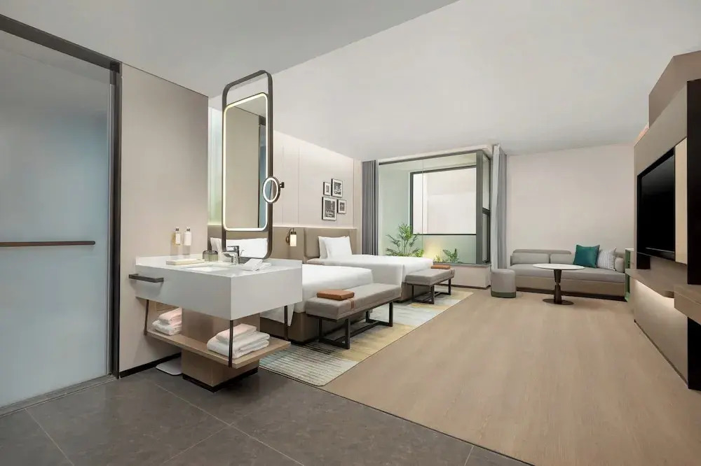 Holiday Inn & Suites Shanghai Changfeng by IHG
