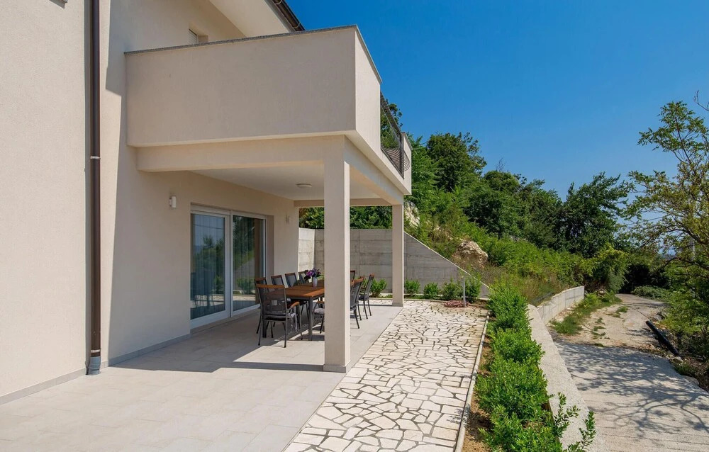 Nice Home in Mundanije With 4 Bedrooms, Wifi and Outdoor Swimming Pool