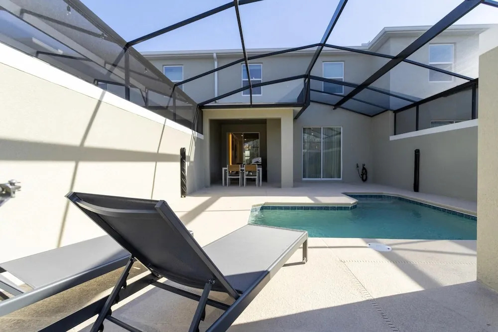 Chic Modern Marvel-spacious Themed Bedrooms Private Pool
