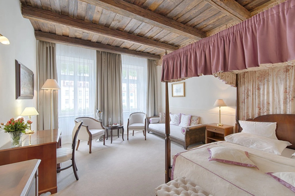 Hotel Embassy