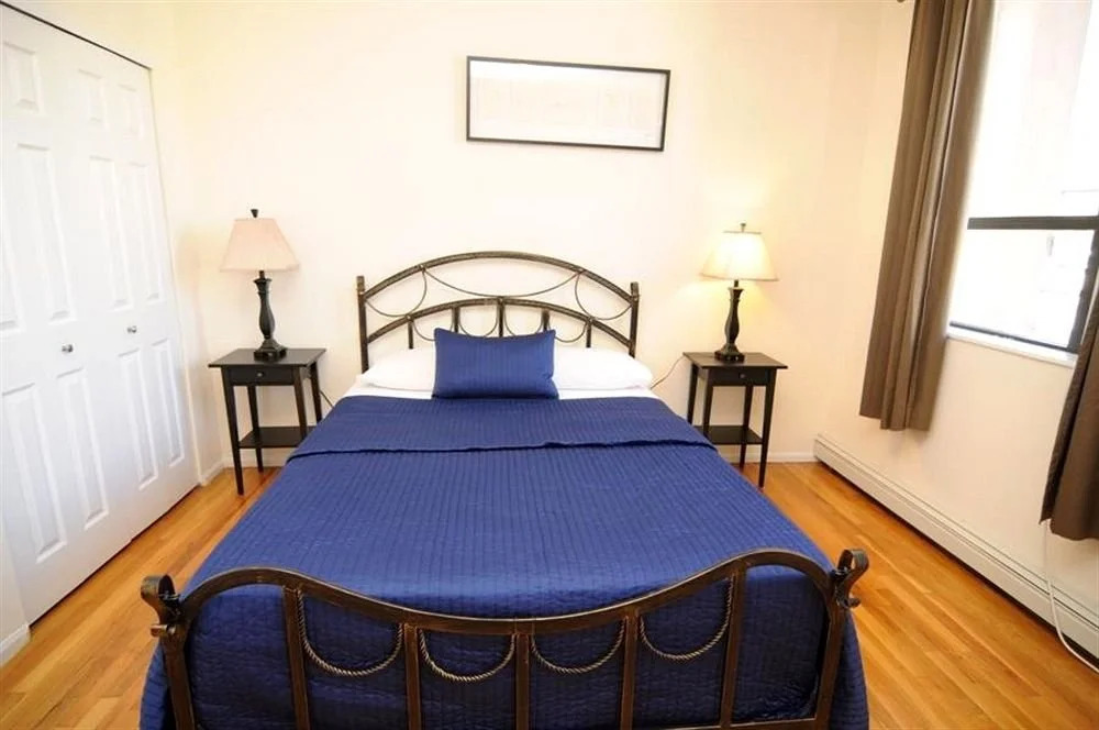 Brooklyn Deluxe Suite Apartments