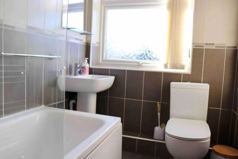 Cheerful 2 bedroom residential home