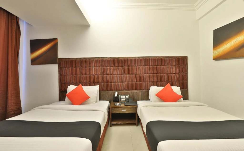 Super Townhouse Bharuch Near Railway Station Formerly Hotel Kohinoor