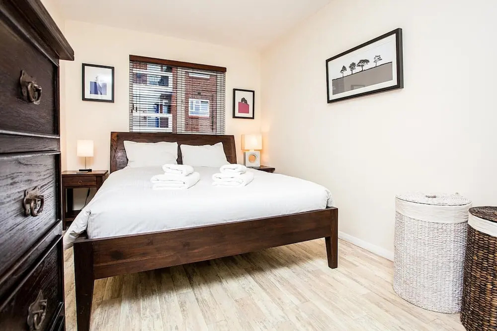 Stunning Spacious South London 1 Bed Apartment with Balcony