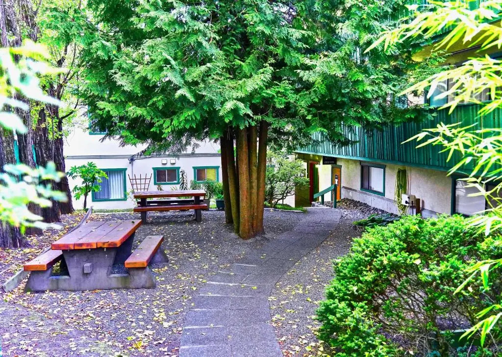 Robin Hood Inn and Suites