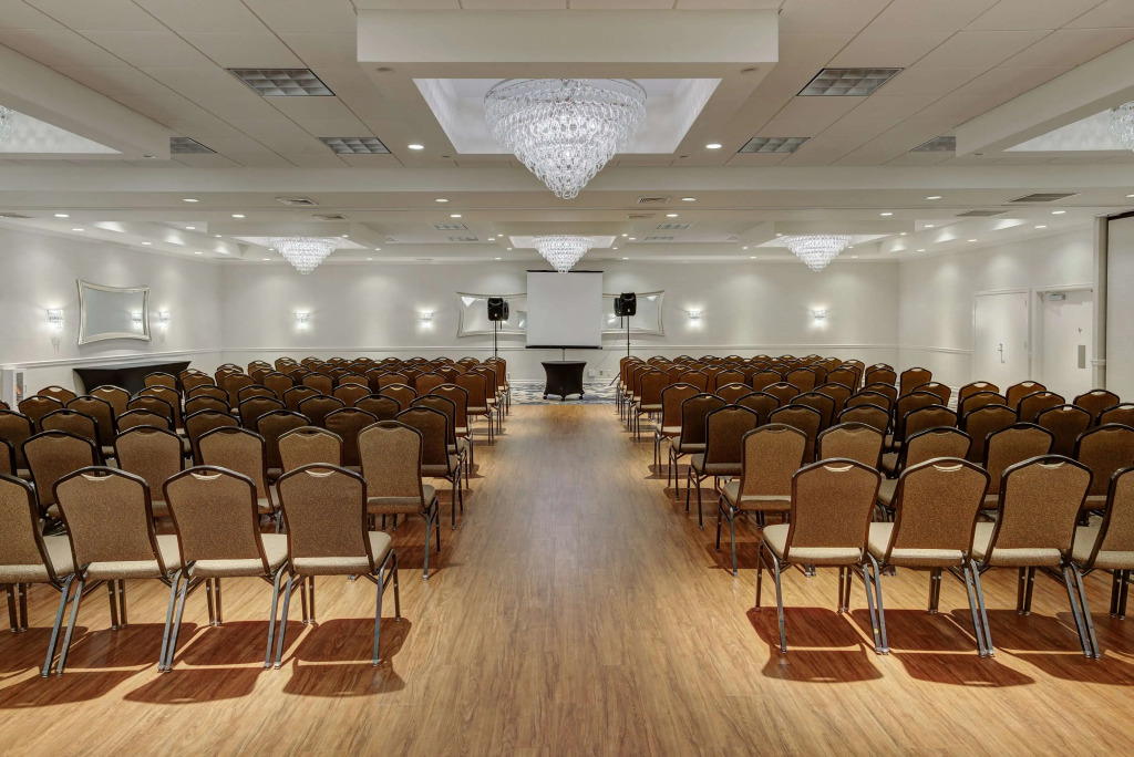 Days Hotel by Wyndham Toms River Jersey Shore
