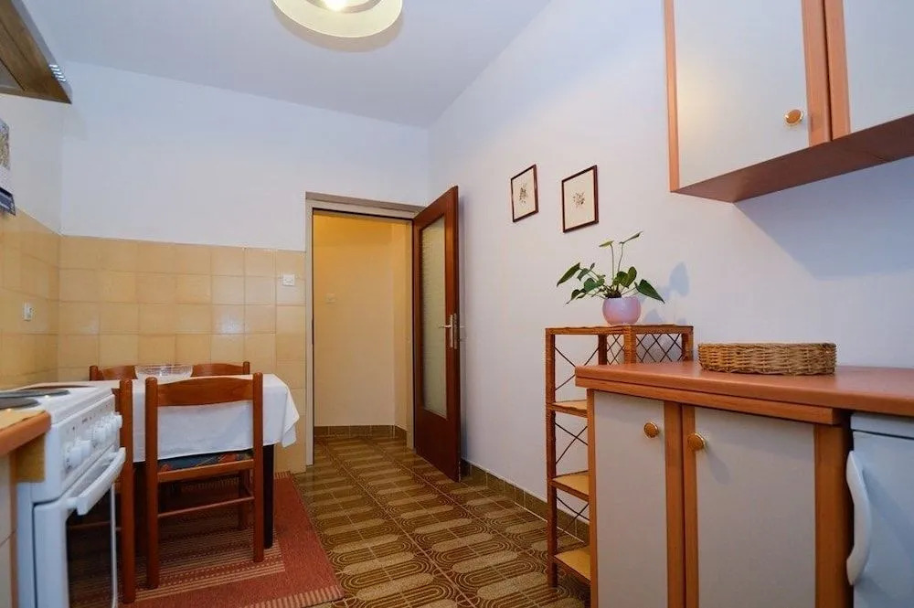 Apartment 23