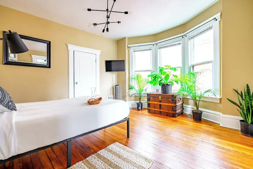 The Parkside by Jungle House – Short North Boutique Suites