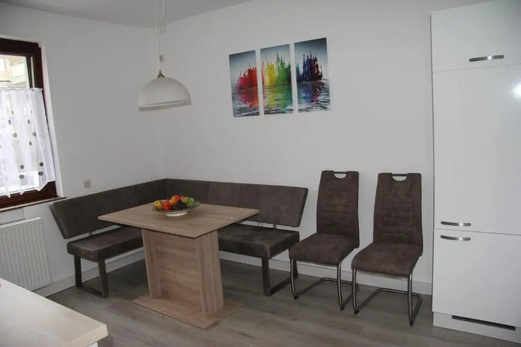 Geräumige 4 Zimmer Wohnung an den Kaiserthermen