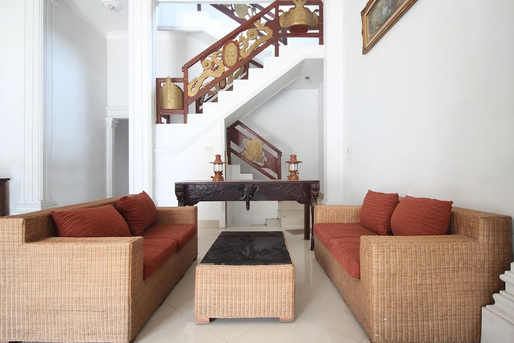 OYO 2222 Hotel Lee
