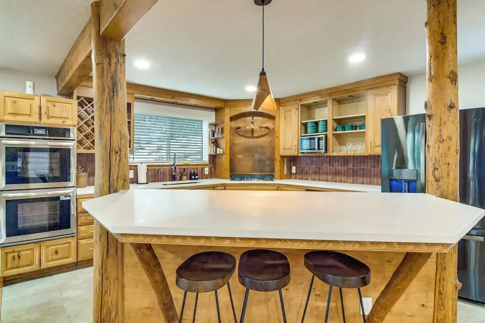 Wooded Retreat w/ Private Hot Tub in Evergreen