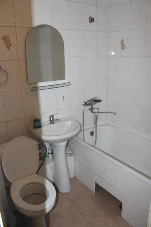 Houseroom B