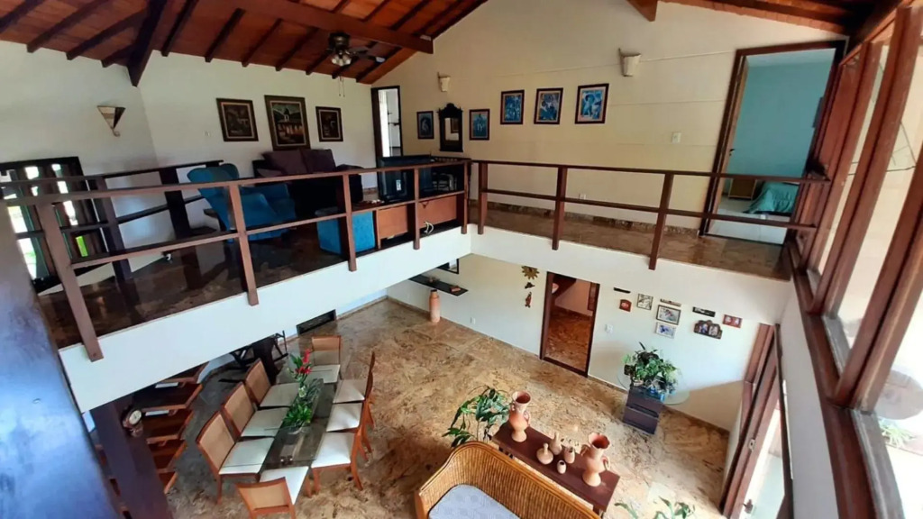 Casa dos Jacarandás com 4 quartos com vista para o mar