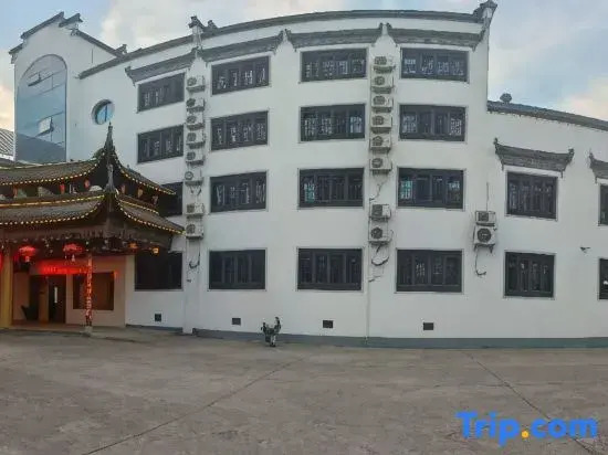 Xanadu Hotel In Yi County