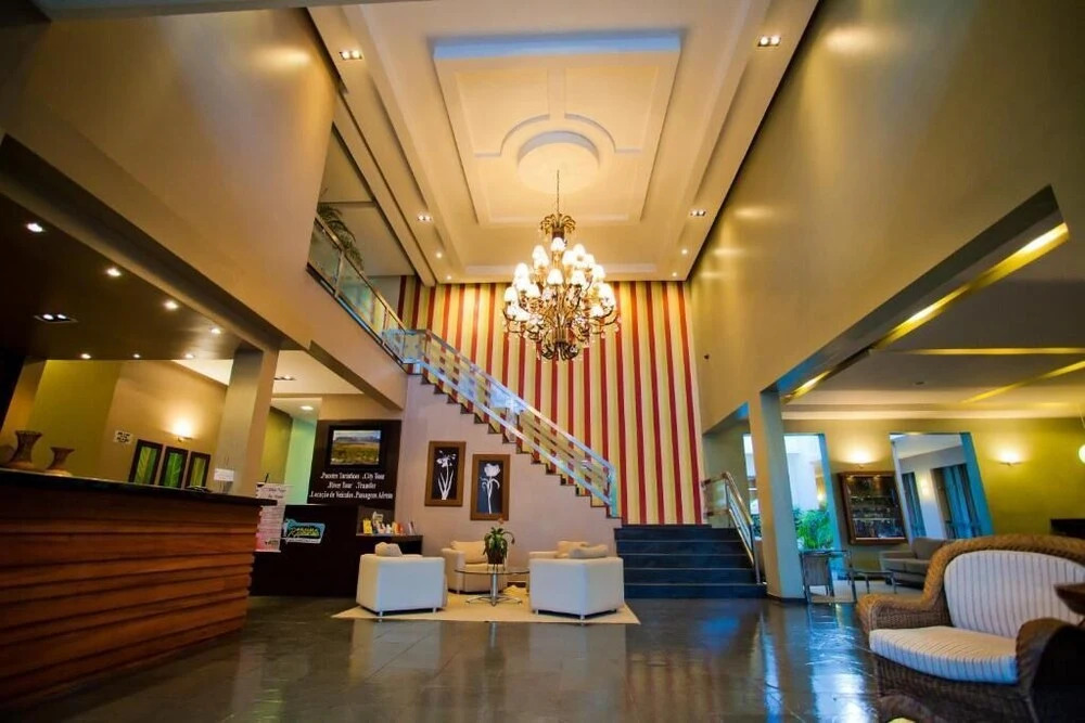 Aipana Plaza Hotel