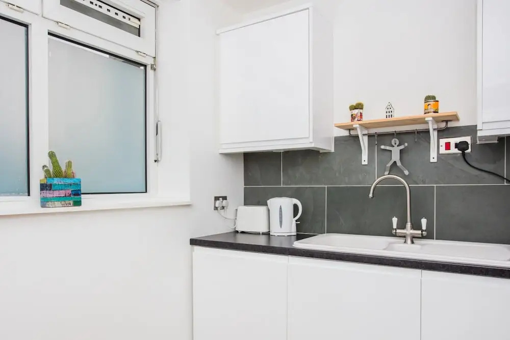 2 Bedroom Flat In Stepney Green