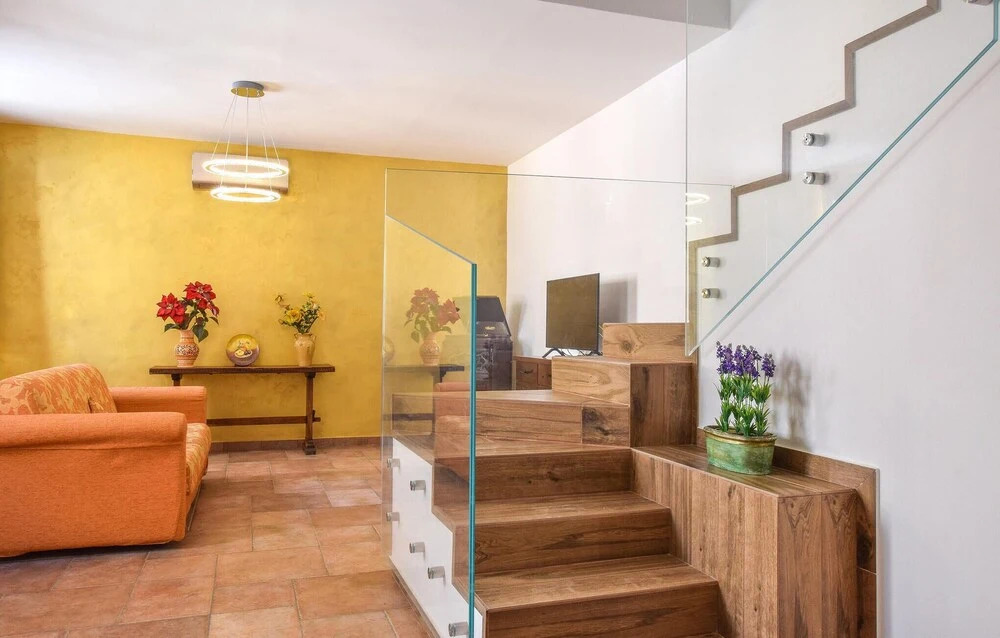 Stunning Home in Aspra With 3 Bedrooms and Wifi