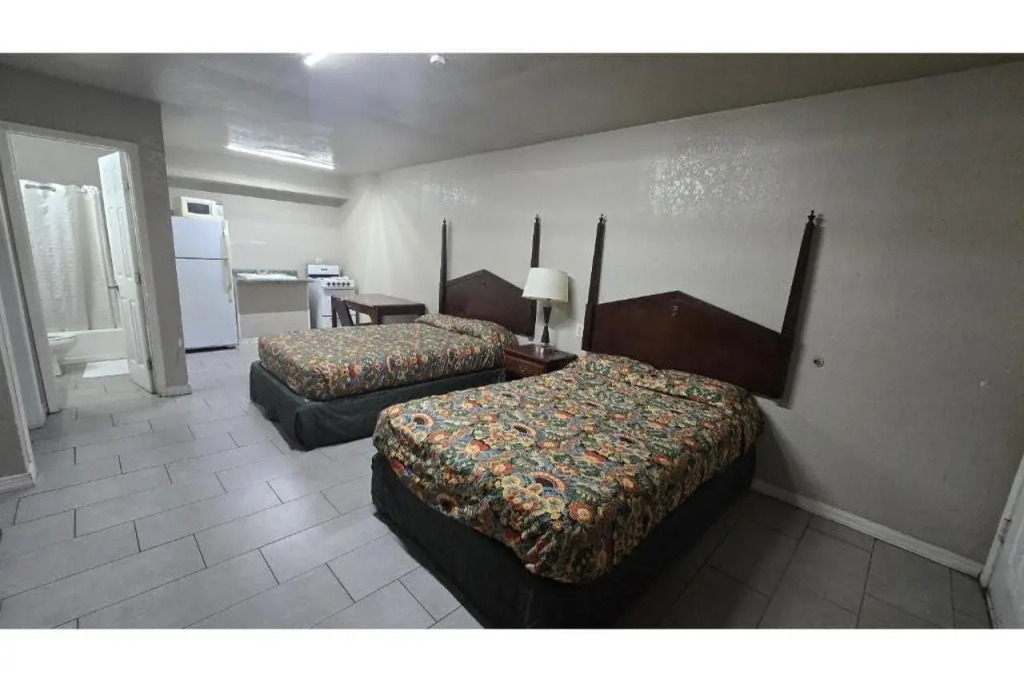 Super 7 Inn By OYO San Antonio NW Medical Center