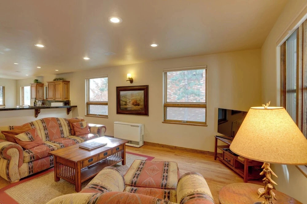 On Main St: 2 Mtn-view Units w/ Yard in Ouray