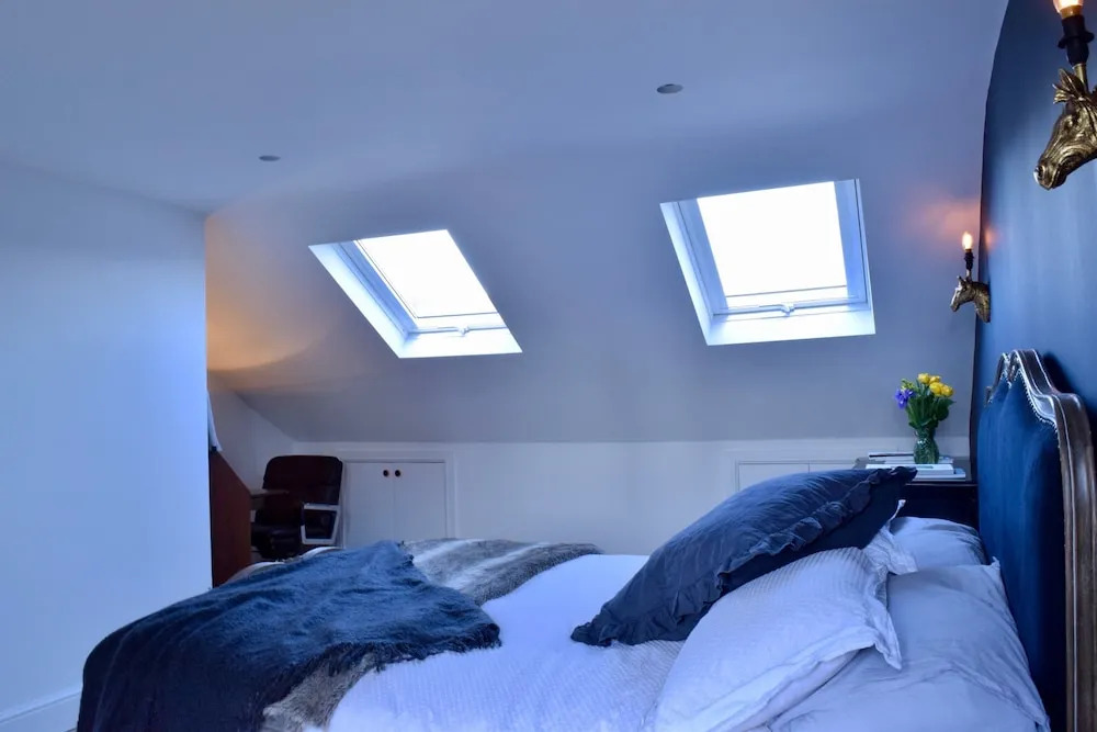 2 Bedroom House in Shepherd's Bush