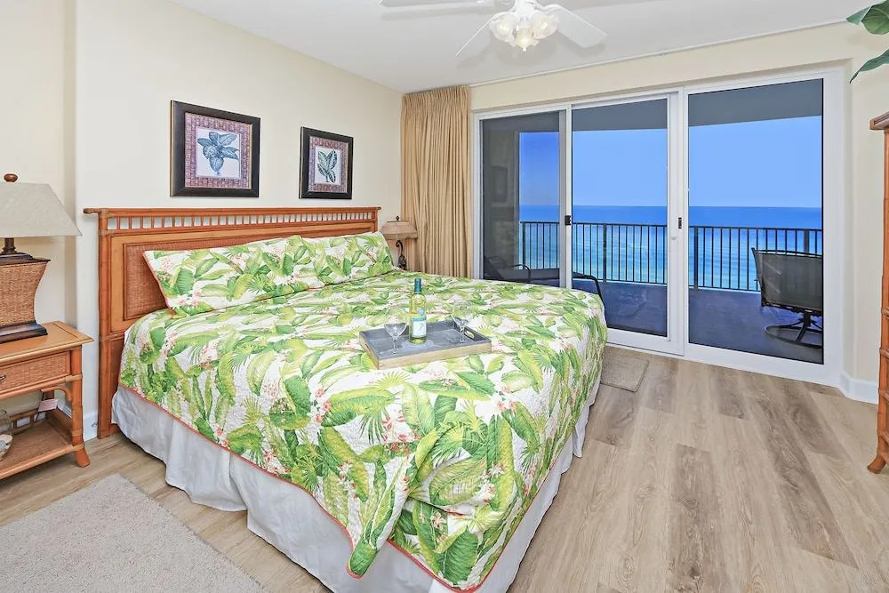 Ocean Villa 901 357048 by RedAwning