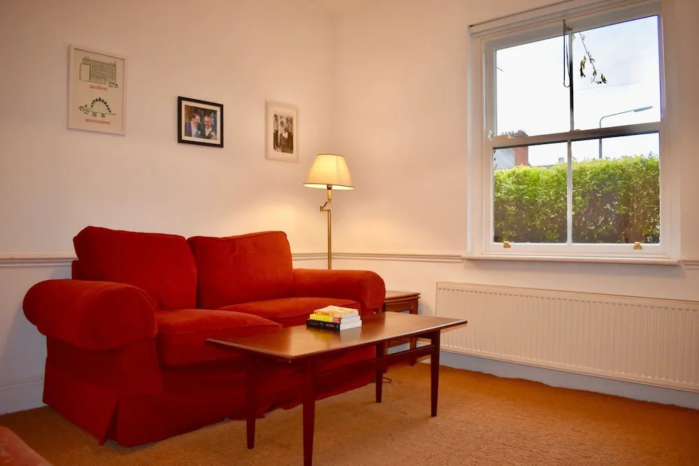Beautiful 3 Bedroom Terraced House With Garden