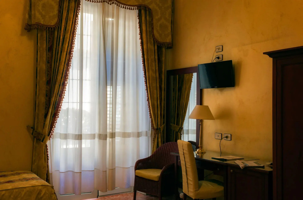 Hotel Joli