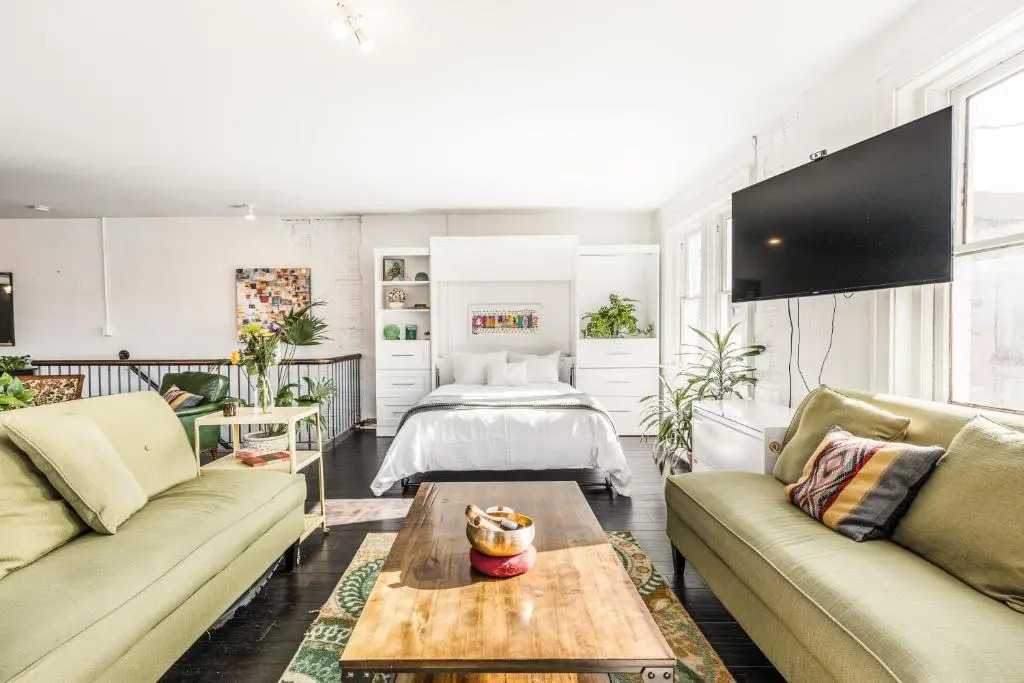 Strip District Studio - Convenient to all Pittsburgh has to offer