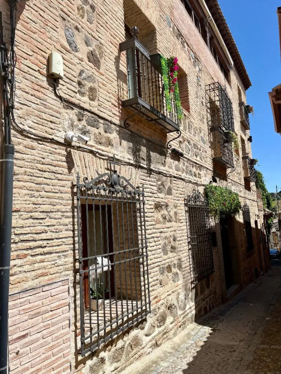 Casón De Los López Apartments