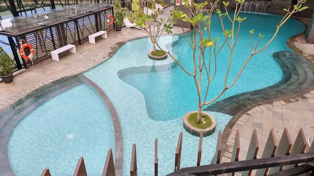 Direct Pool Access Lavenue Apartment