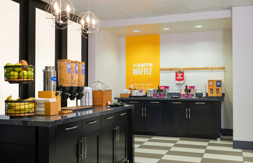 Hampton Inn and Suites La Crosse Downtown