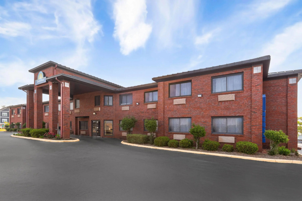 Days Inn by Wyndham Phenix City Near Fort Benning