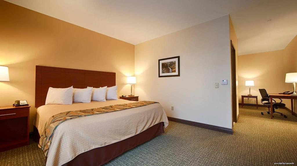 Best Western Pioneer Plaza