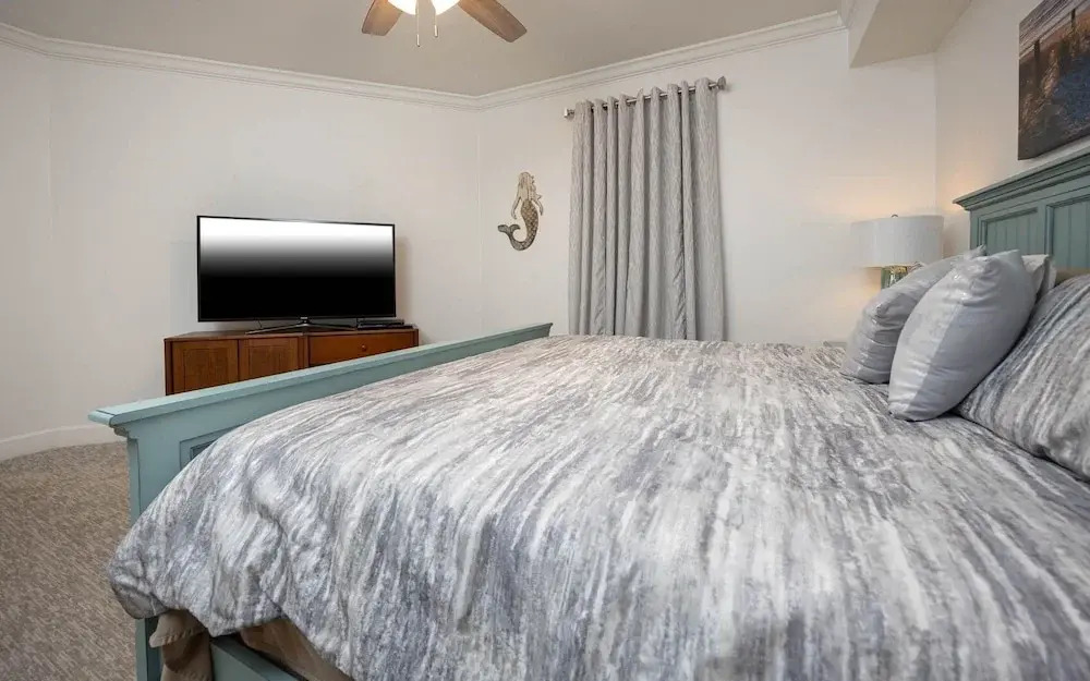 Phoenix On The Bay 1513 3 Bedroom Condo
