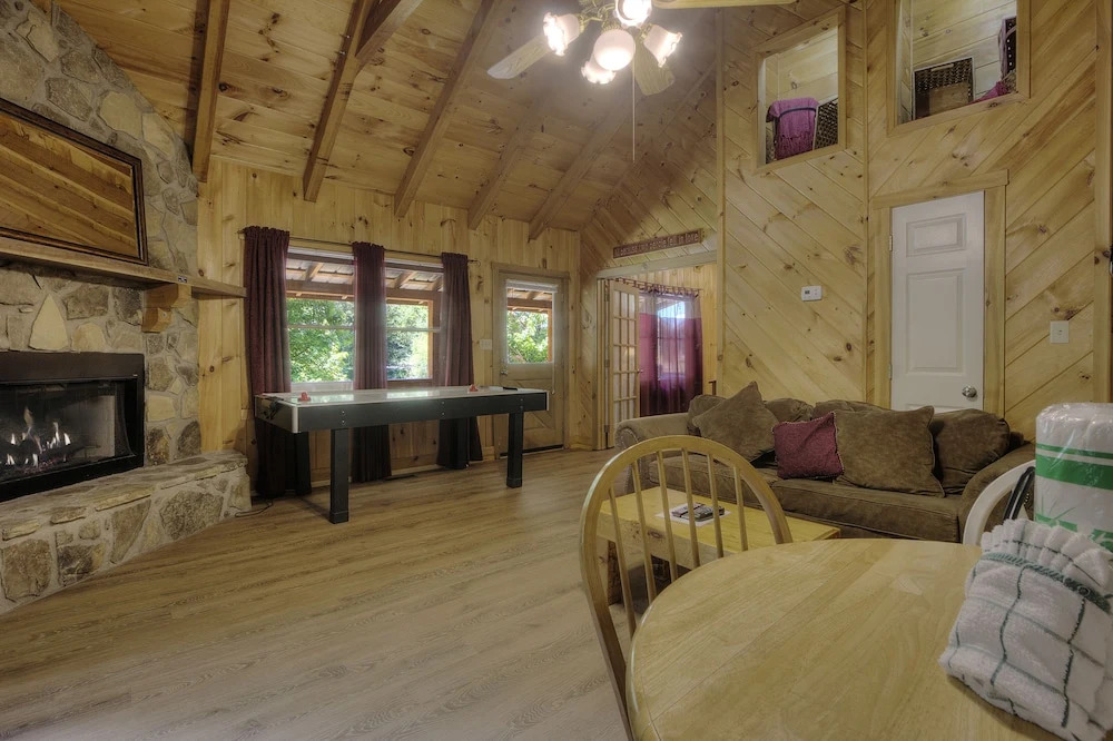 Stream Of Love 374 - One Bedroom Cabin