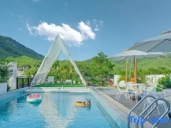 Maitian Starisle Streaming Pool Designer Stay (Yun Shang Grassland Resort Hotel)