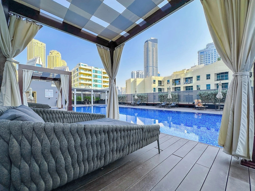 Super Luxury Flat Design with Sea View