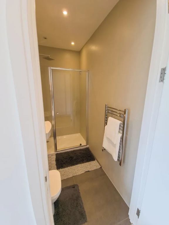 Captivating 1-bed Apartment in Slough With Kingbed